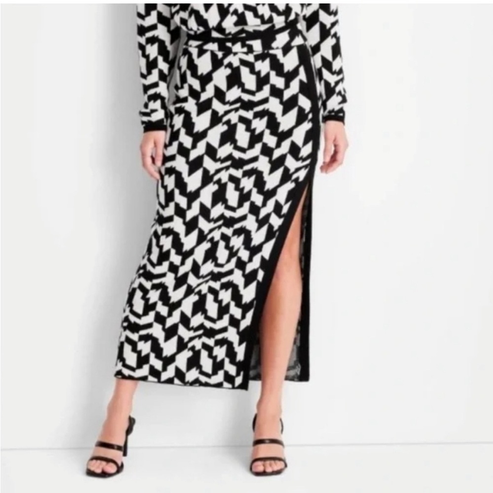 Elegant Black and White Maxi Skirt